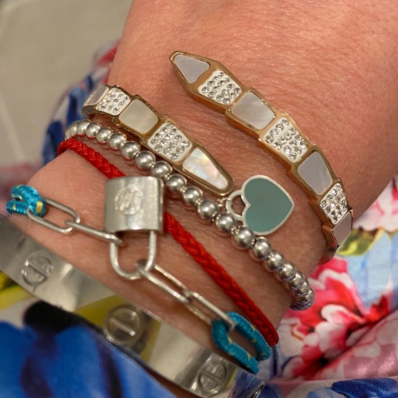 Snake Bracelet with Mother of Pearl Detail - Picture 4 of 6